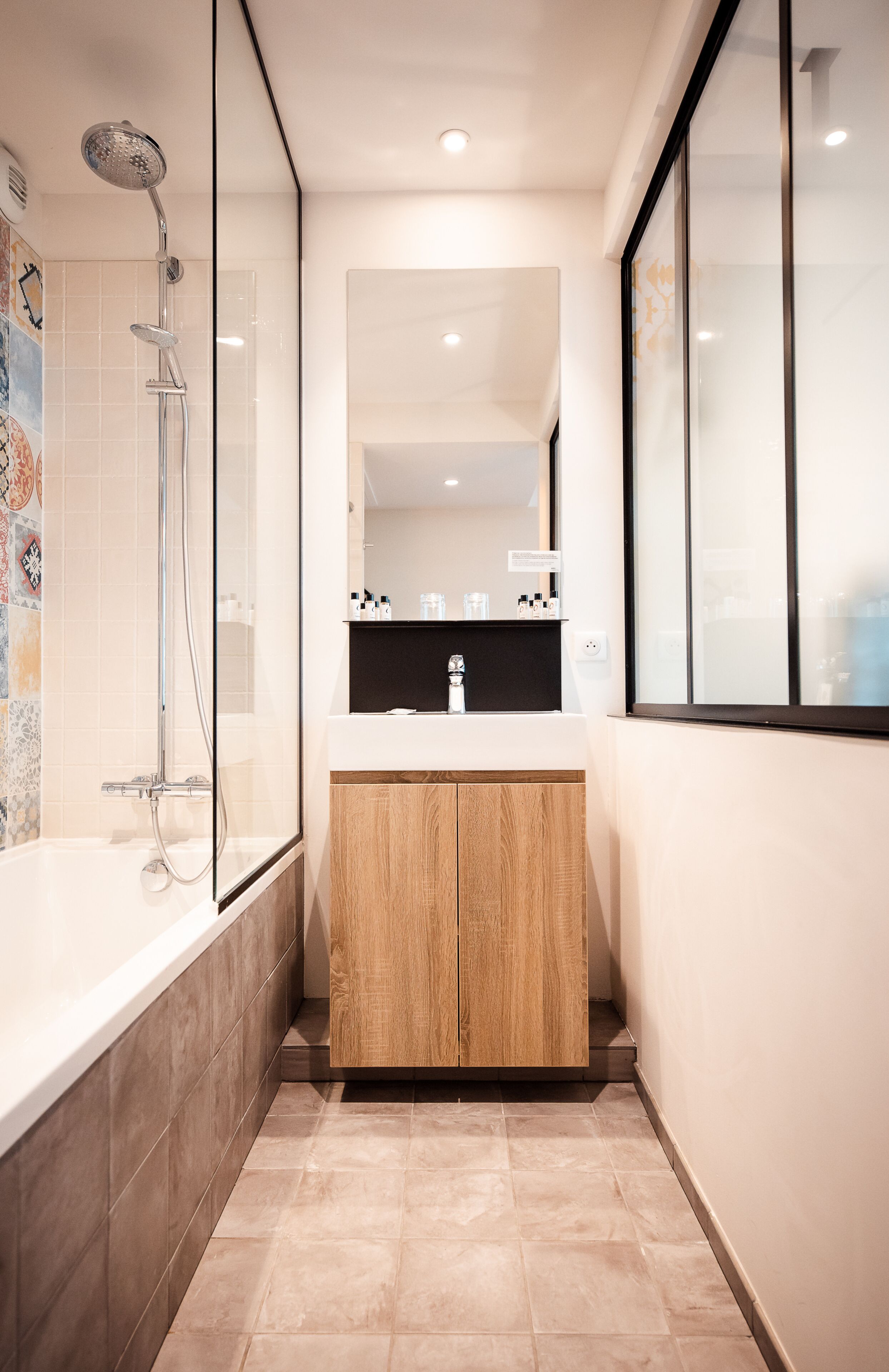 executive double or twin room | bathroom | free toiletries, hair dryer, towels, soap