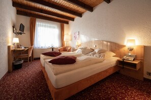 In-room safe, desk, free cribs/infant beds, rollaway beds - Hotel Landhaus Duerkop (Wolfenbuettel)