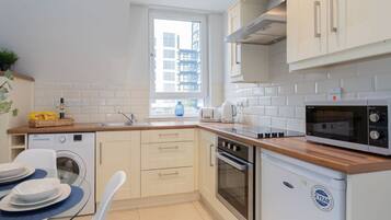 Apartment, Private Bathroom (One Bedroom) | Shared kitchen