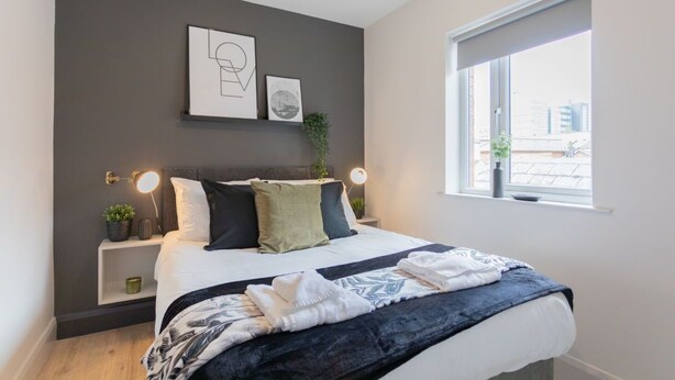 Room - Central Belfast Apartments: 7 Camden Street (Belfast)