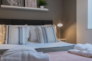 Deluxe Apartment, Private Bathroom (Two Bedroom) | 1 bedroom