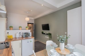 Apartment, Private Bathroom (One Bedroom) | Lounge