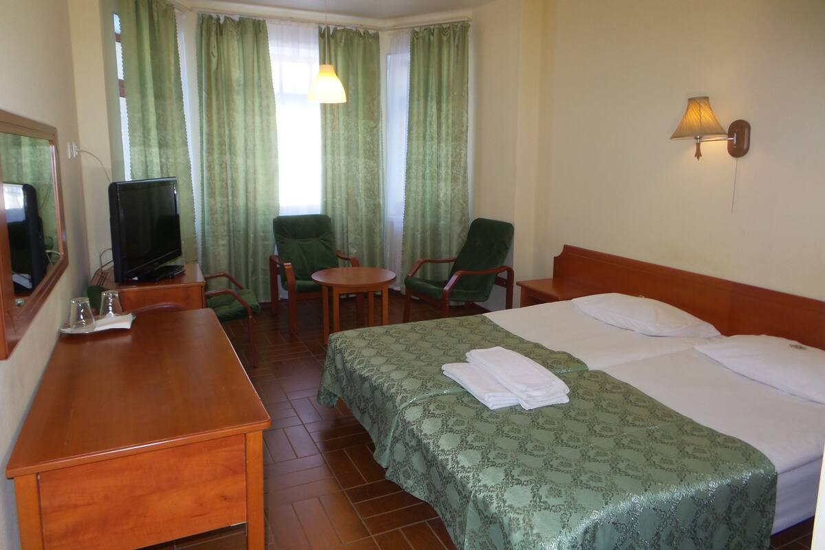In-room safe, desk, iron/ironing board, free WiFi