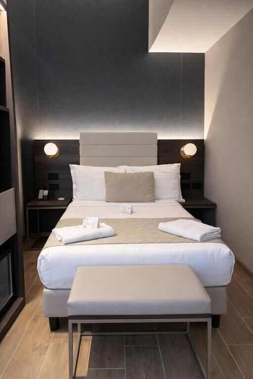 Minibar, Zimmersafe, Schreibtisch, laptopgeeigneter Arbeitsplatz