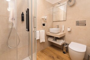 Free toiletries, hair dryer, towels - Hotel San Remo (Rome)