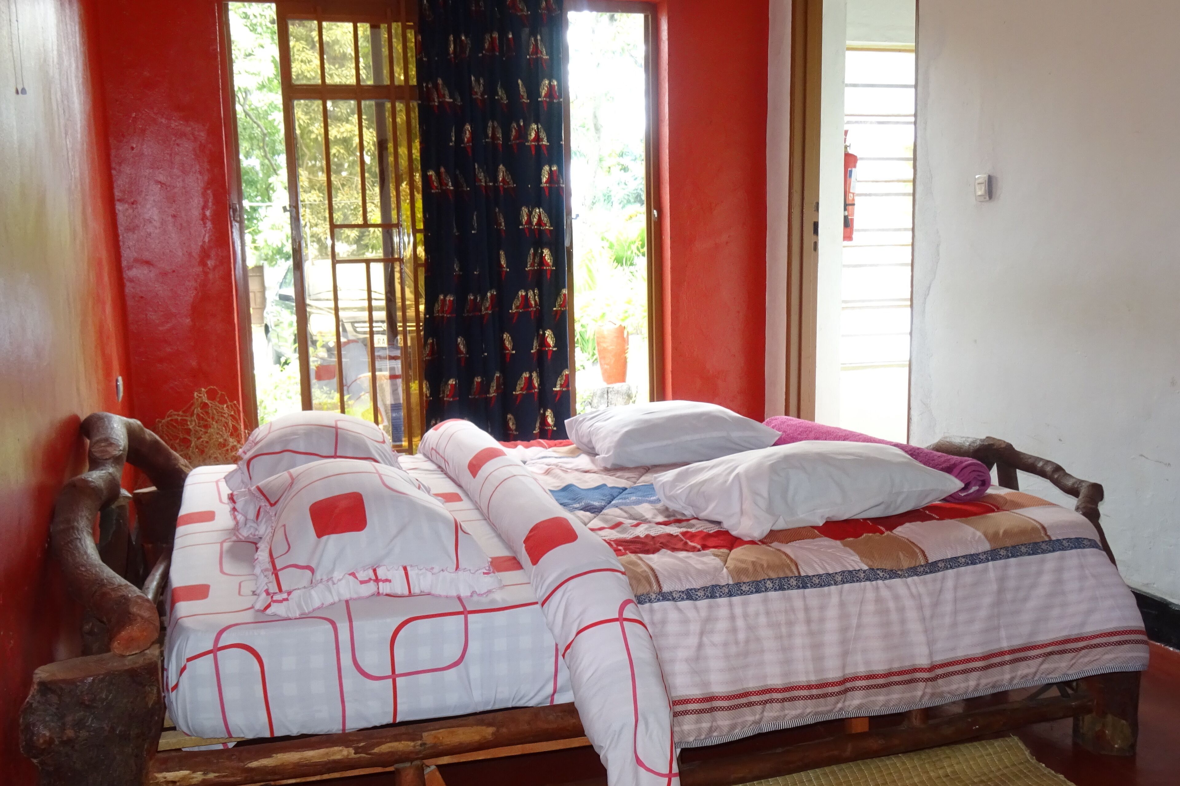 Chambre Double confort, vue lac(Volta) | Bügeleisen/Bügelbrett, kostenloses WLAN, Bettwäsche