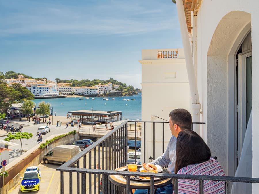 Dobbeltrom – superior, balkong | Safe på rommet, skrivebord, lydisolert og wi-fi (inkludert)