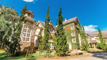 Fachada da propriedade