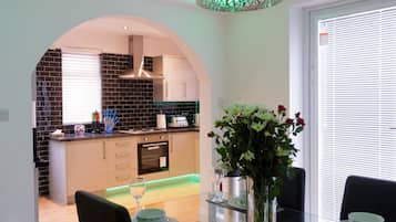 Căn hộ, phòng tắm riêng (Occupancy 8) | Nhà hàng