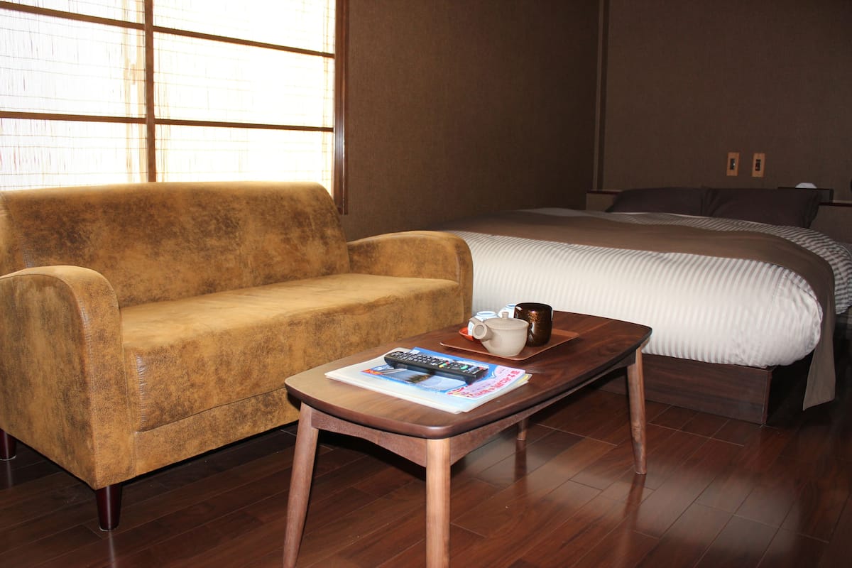 Double Room, Shared Bathroom (No windows) | In-room safe, free WiFi