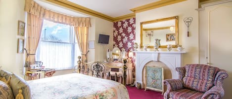 Romantic Double Room (Victorian, external private bathroom)