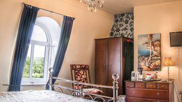 Classic Double Room, Ensuite (Attic)
