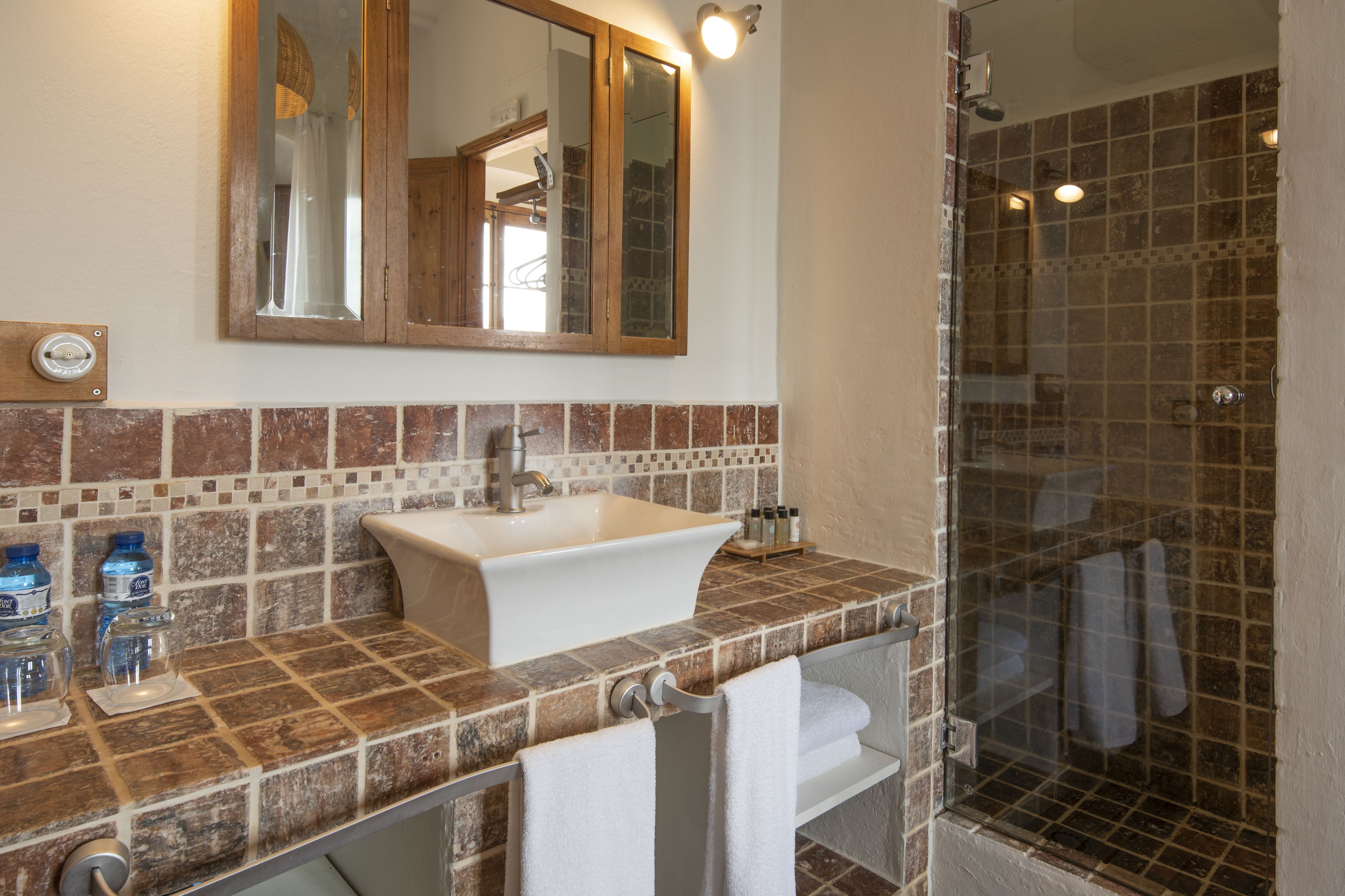 superior double room | free wifi, bed sheets