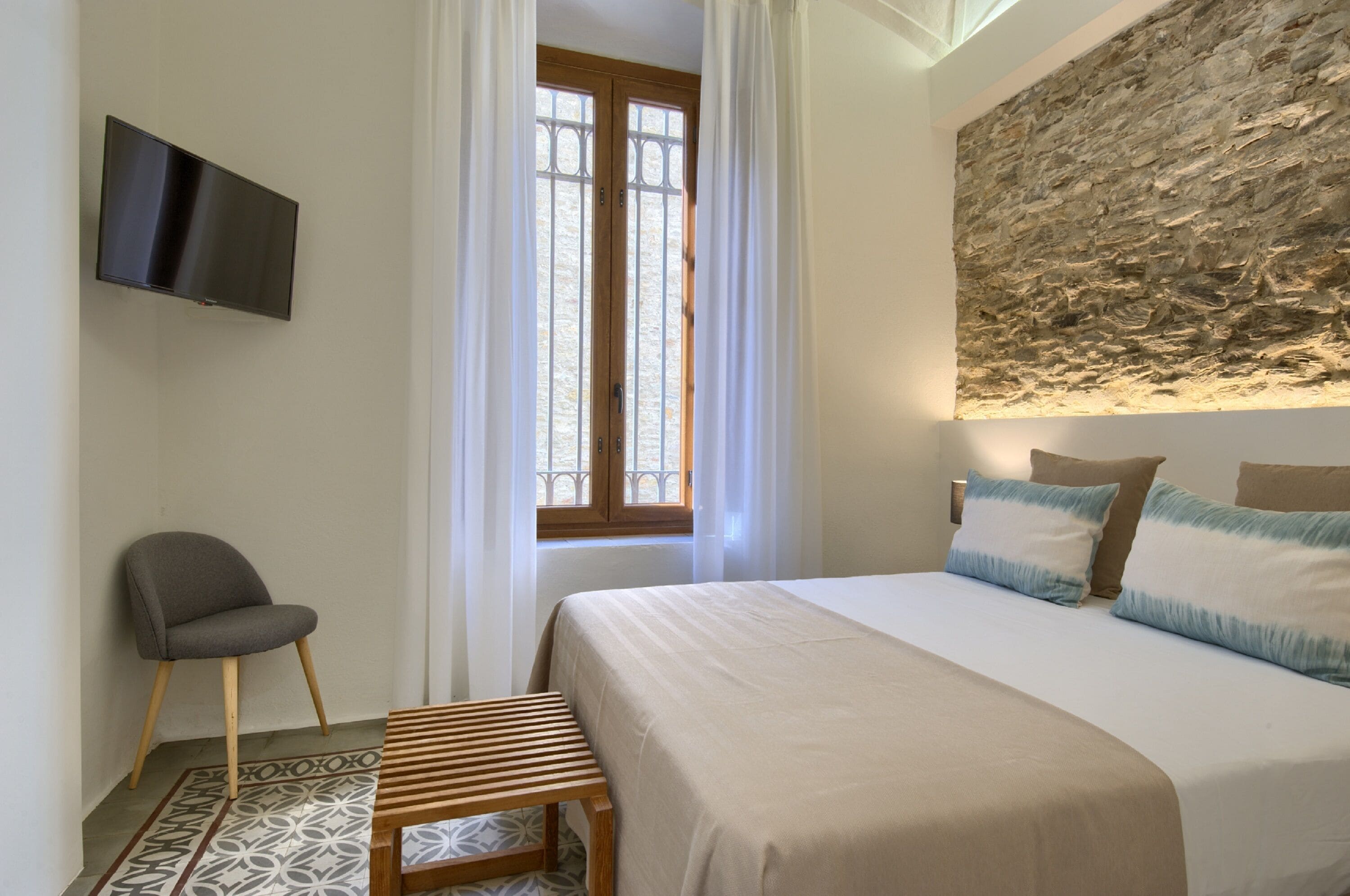 economy double room | free wifi, bed sheets