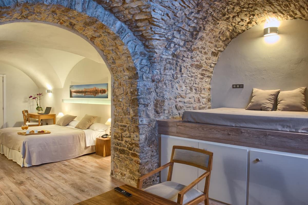 minibar, in-room safe, blackout curtains, free wifi