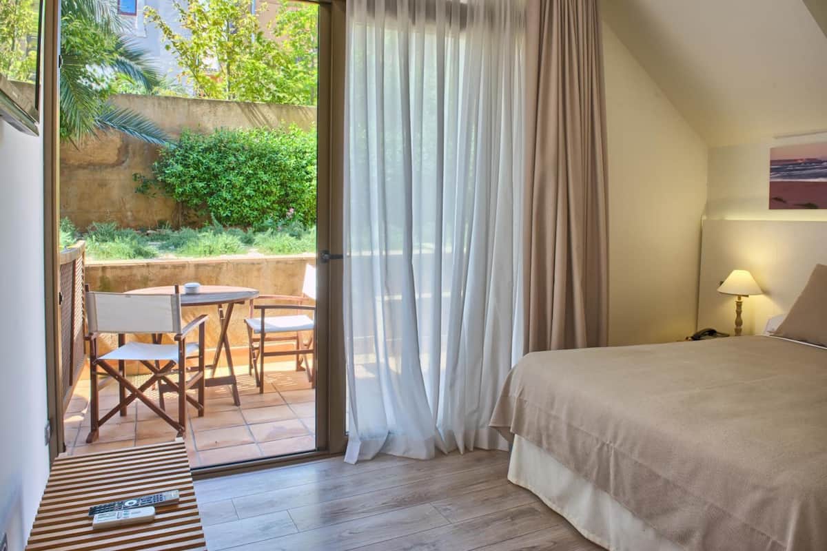 double room, terrace | minibar, in-room safe, blackout curtains, free wifi