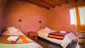 Down comforters, Select Comfort beds, desk, soundproofing - Sol del Desierto (Calama)