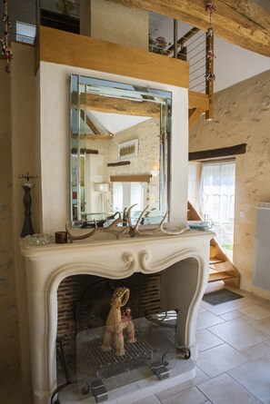 Exterior - La Tour de Lierre 3 (Ciran)