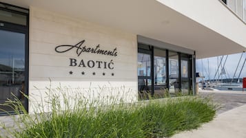 Fachada de la propiedad