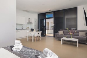 Studio with Sea View | Premium bedding, memory foam beds, in-room safe, desk - Marina Baotić Apartments (Seget)