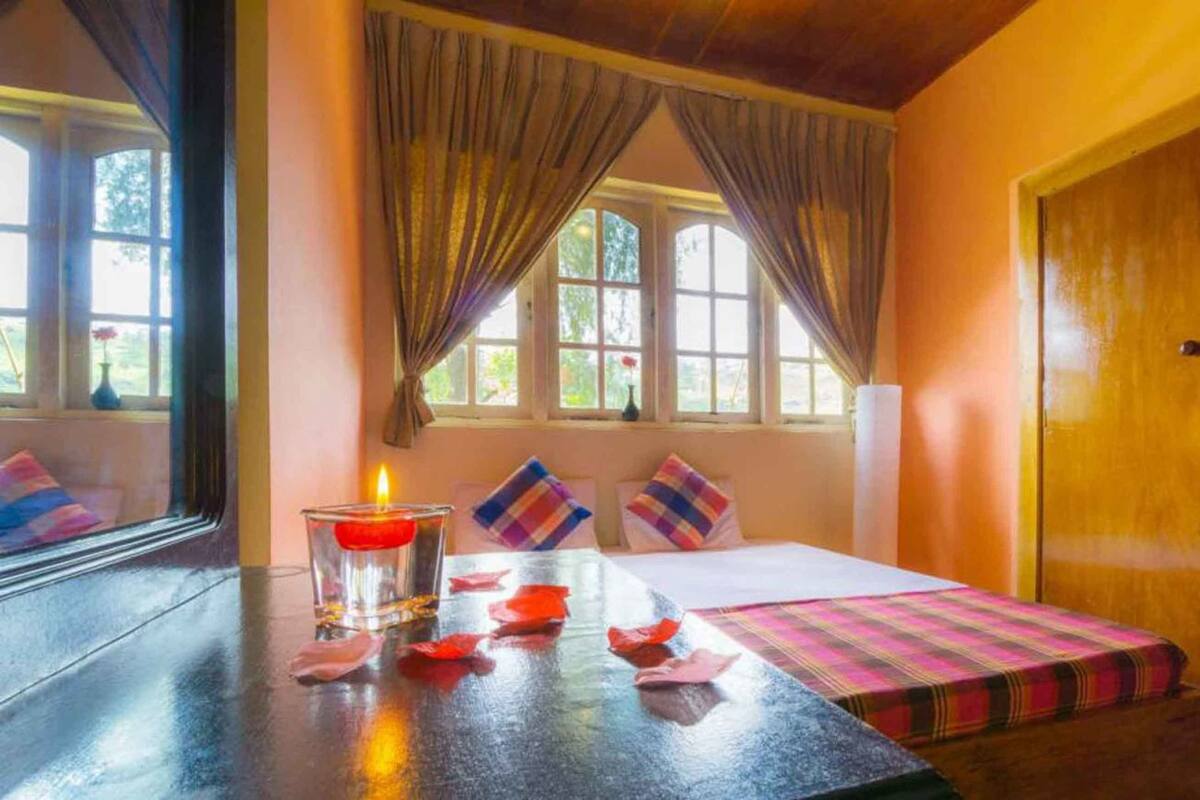 Standard Double Room, 1 Queen Bed, Private Bathroom, Hill View | Desk, iron/ironing board, free WiFi, bed sheets