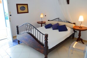 Chambre double, vue sur la mer | Coffre-fort, accĂšs au Wi-Fi (inclus)