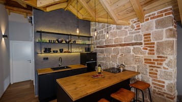 Deluxe Apartment, 1 Bedroom with terrace - Street Kneza Mislava 10 | Private kitchen | Fridge, coffee/tea maker, electric kettle