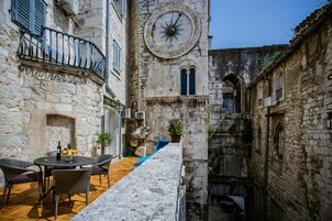 Deluxe Apartment, 2 bedrooms (at address Ispod ure 3) | Balkon
