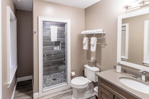 Luxury-Apartment, 3 Schlafzimmer | Badezimmer | Dusche, kostenlose Toilettenartikel, Haartrockner, Handtücher