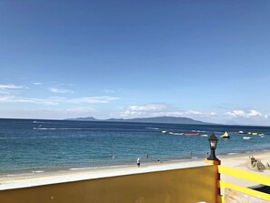 Vista para praia/oceano