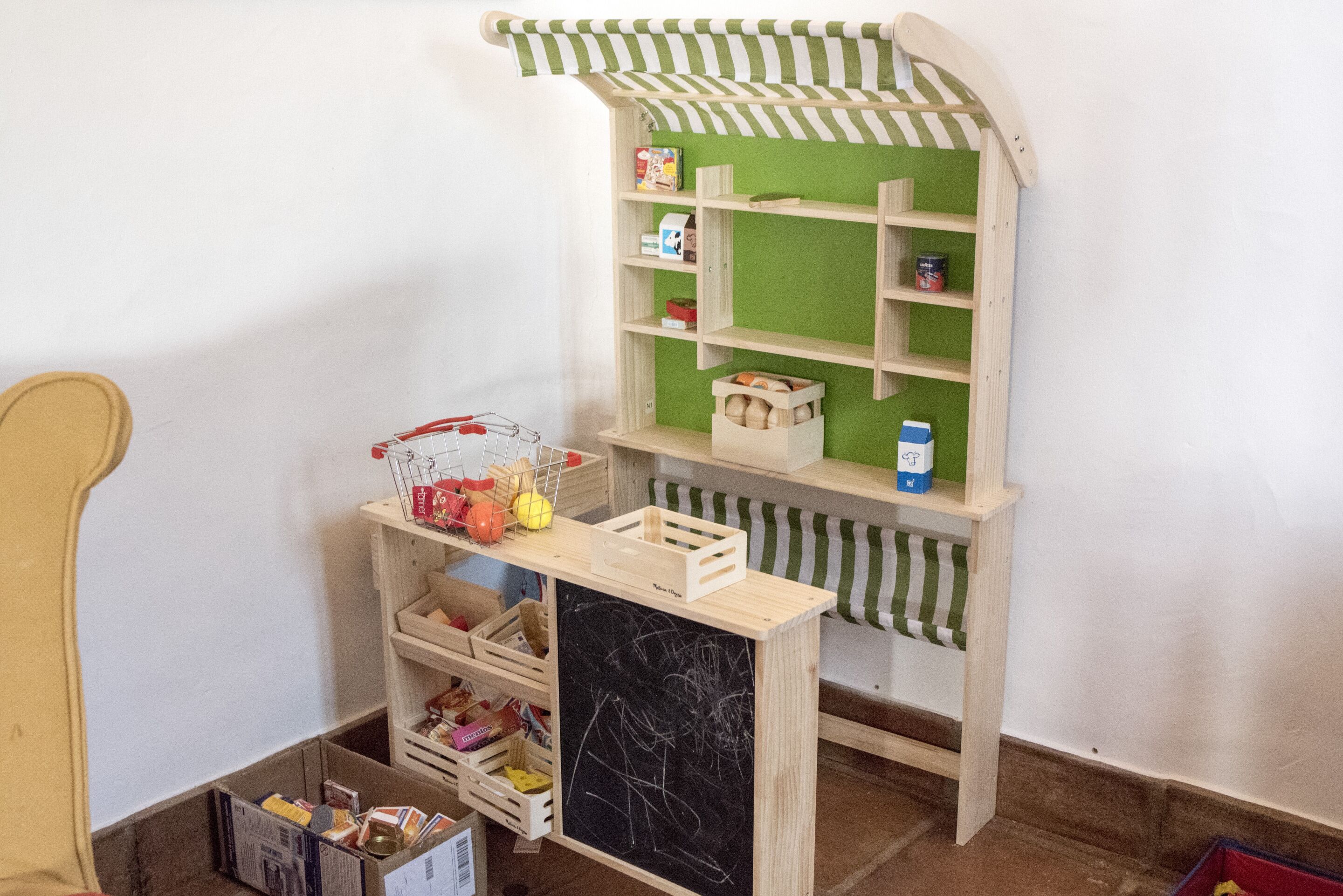 Children’s play area – outdoor