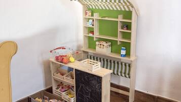 Children’s play area – outdoor