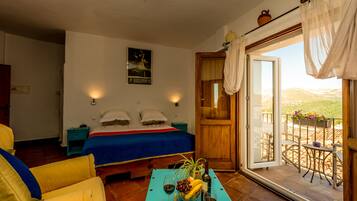 Chambre Luxe Double ou avec lits jumeaux, 1 trÚs grand lit, balcon, vue montagne | Draps en coton égyptien, literie de qualité supérieure