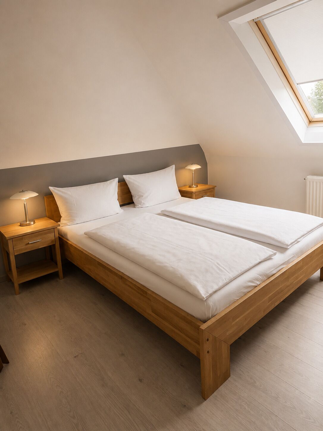 Doppelzimmer | Individuell dekoriert, individuell eingerichtet, Schreibtisch