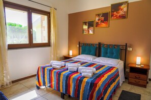Down duvets, desk, free WiFi, bed sheets - Agriturismo Il Roseto (Grosseto)