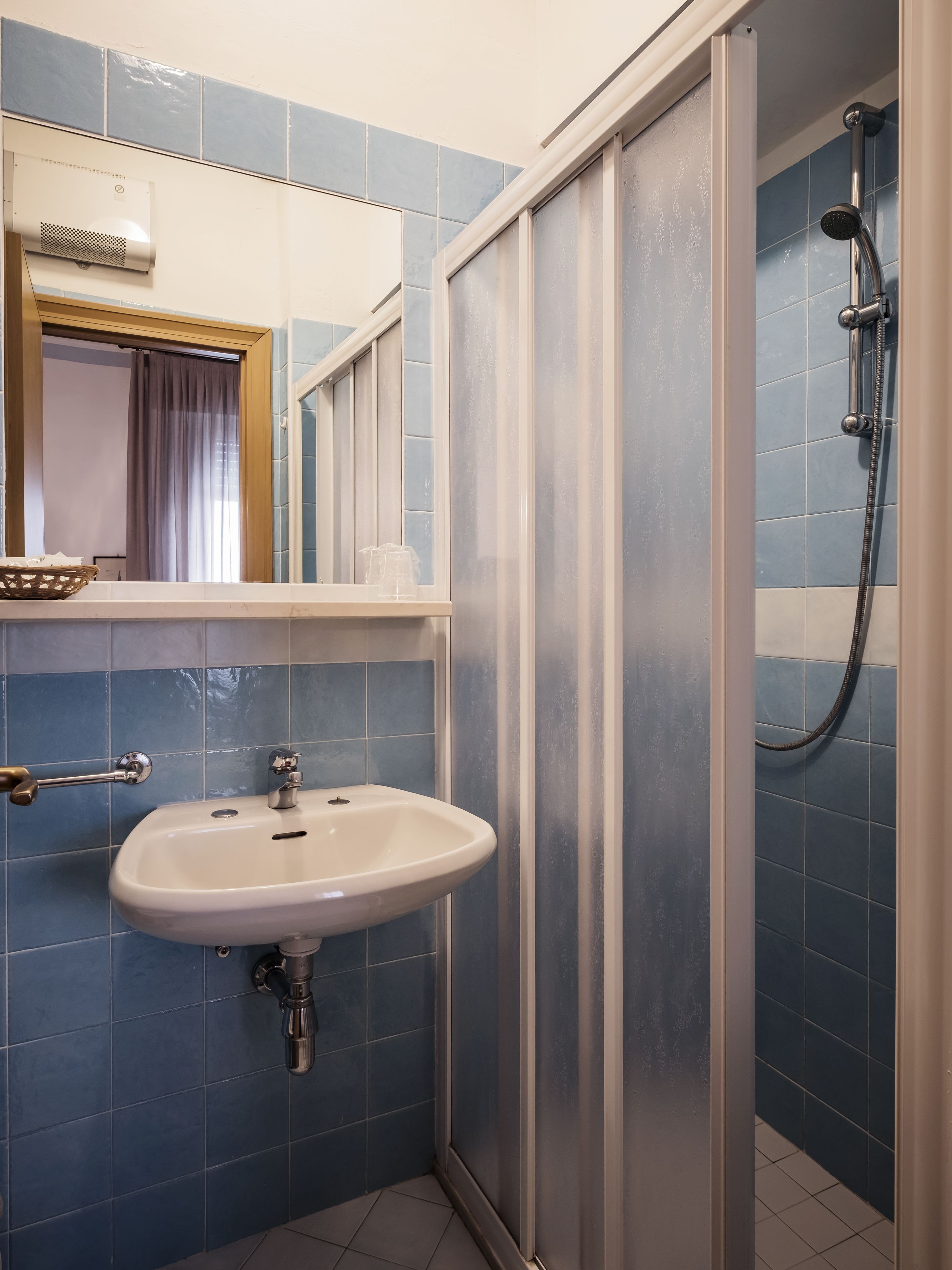 standard double or twin room, sea view | bathroom shower