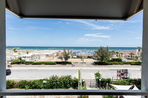 Caja de seguridad en la habitación, escritorio y wifi gratis 