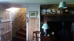 Interior - Wilkes Farm (Bristol)
