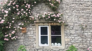 Exterior detail - Wilkes Farm (Bristol)
