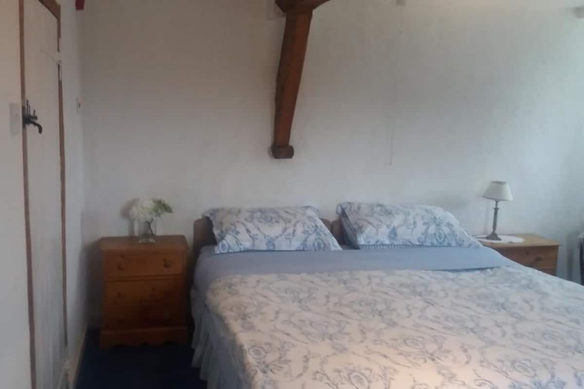 Duck Egg Room | Iron/ironing board, WiFi (free), bed sheets