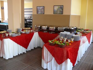 Daily buffet breakfast (BGN 14 per person)