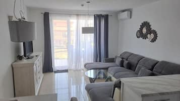 Villa, 3 Bedrooms | Living area | Flat-screen TV