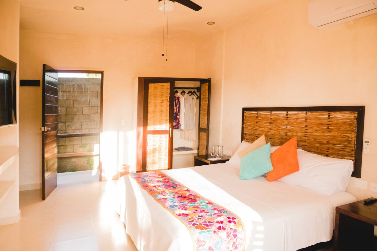 Brankas dan Wi-Fi gratis