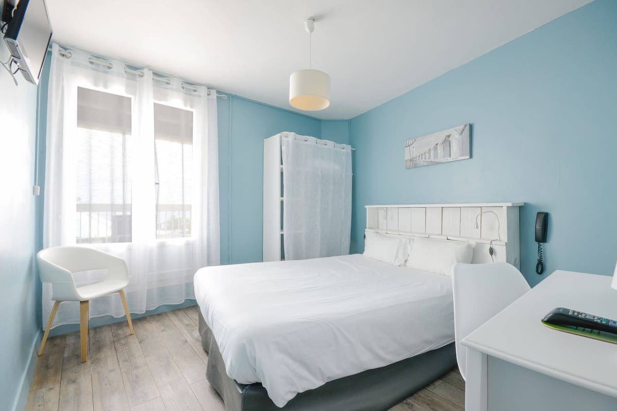 Standard Double Room, Terrace, Sea View | Desk, iron/ironing board (on request), WiFi (free), bed sheets