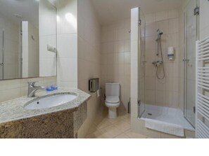 Classic Twin Room, Ensuite | Bathroom
