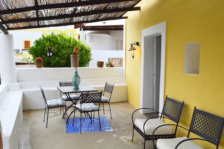 Studio | Terrace/patio
