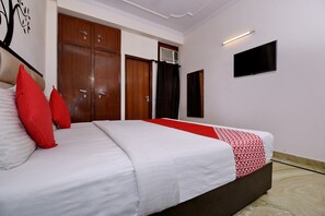 Standard Double Room | Bed sheets - OYO 2895 Cosy Tree Rooms (Noida)