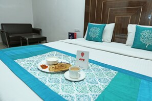 Double or Twin Room | Free WiFi - OYO 4029 Cosy Tree Rooms (Noida)