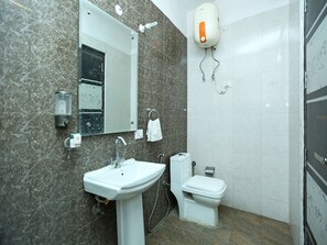 Free toiletries, hair dryer, towels - OYO 4029 Cosy Tree Rooms (Noida)