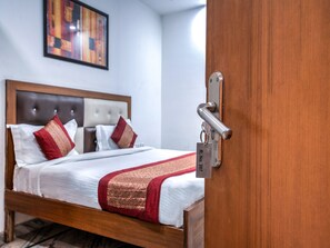 Double or Twin Room | Free WiFi - OYO 6340 Glorify Stay 3 (Noida)